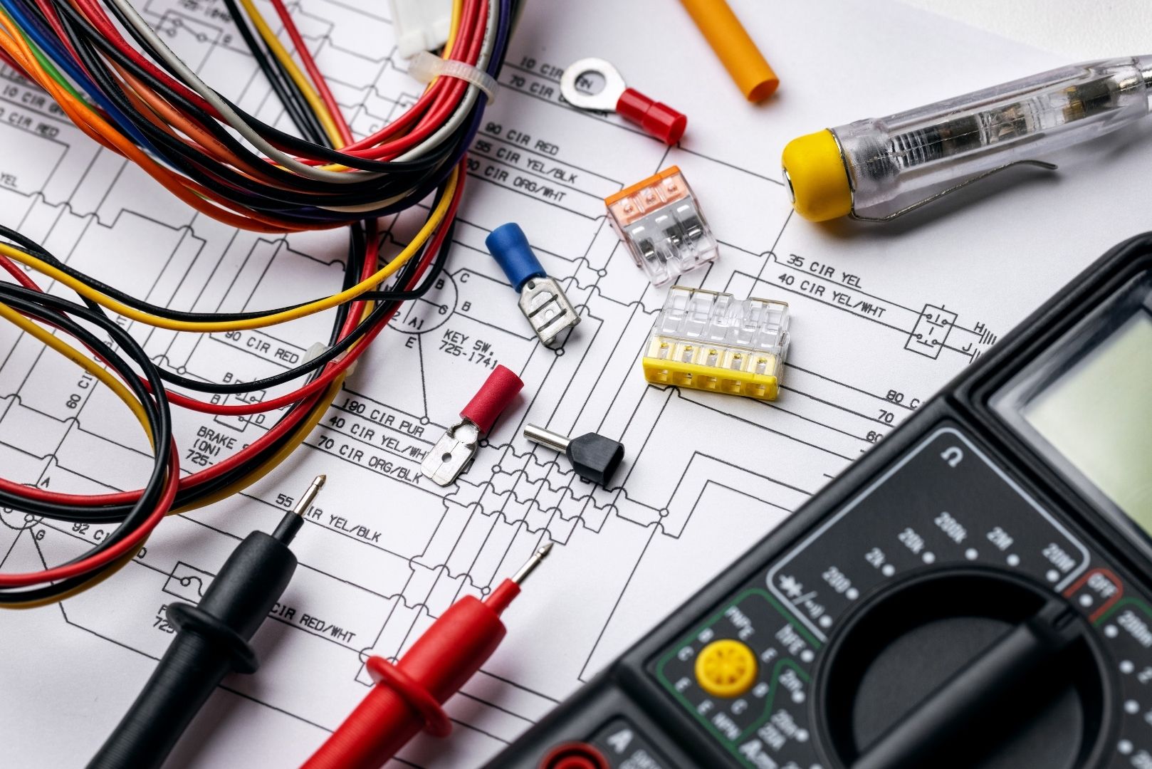 Instalacje elektryczne i hydrauliczne